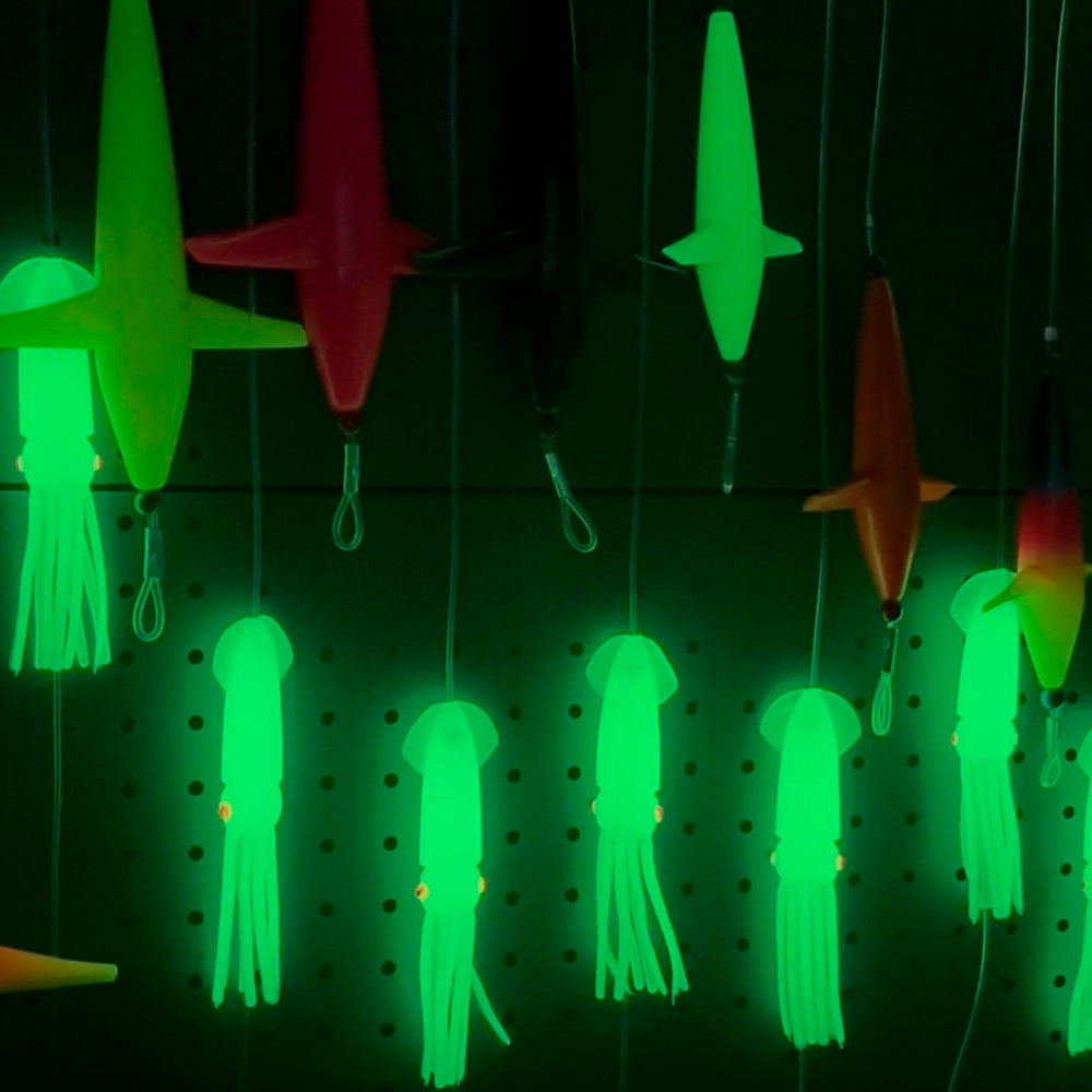 KATYUSHA Offshore Trolling Rig, Green Dolphin Teaser + Luminous Squid Skirts, Pre-Rigged Lead Hook, for Night/Deep-Sea Fishing